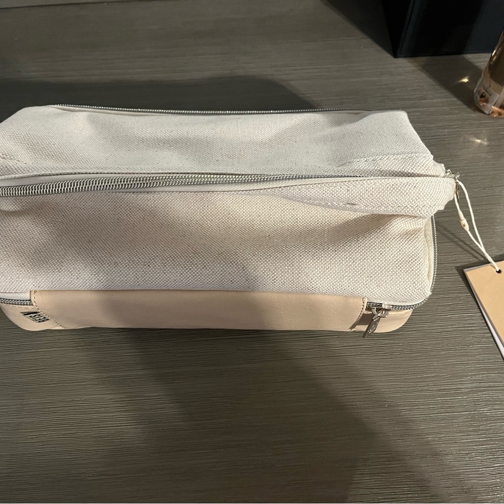 NWT BEIS Dopp Kit